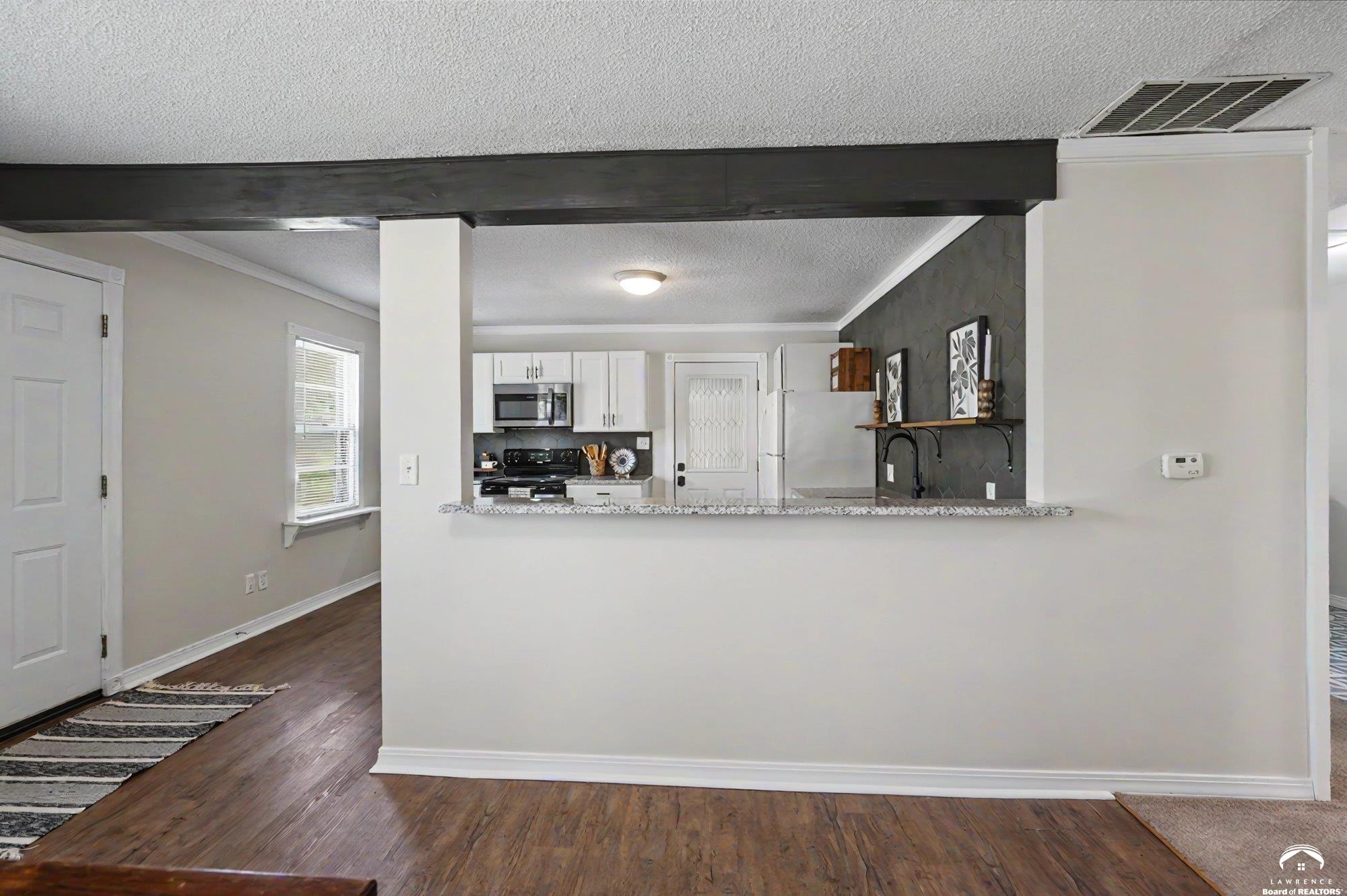 1727 Maple Lane Lawrence, KS 66044 - Photo 9 of 26