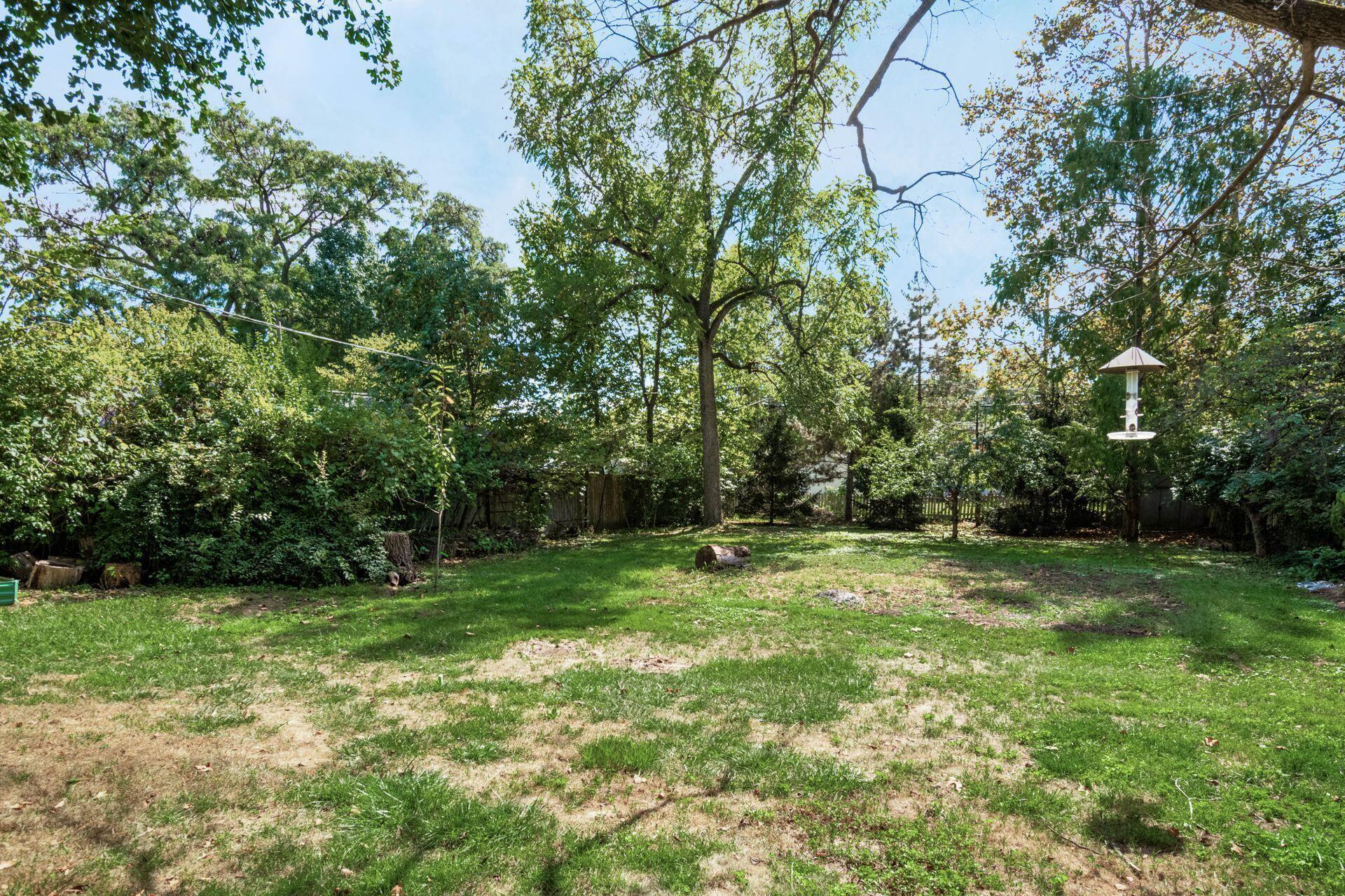 411 Garden Road Columbus, OH 43214 - Photo 35 of 40 HUGE yard