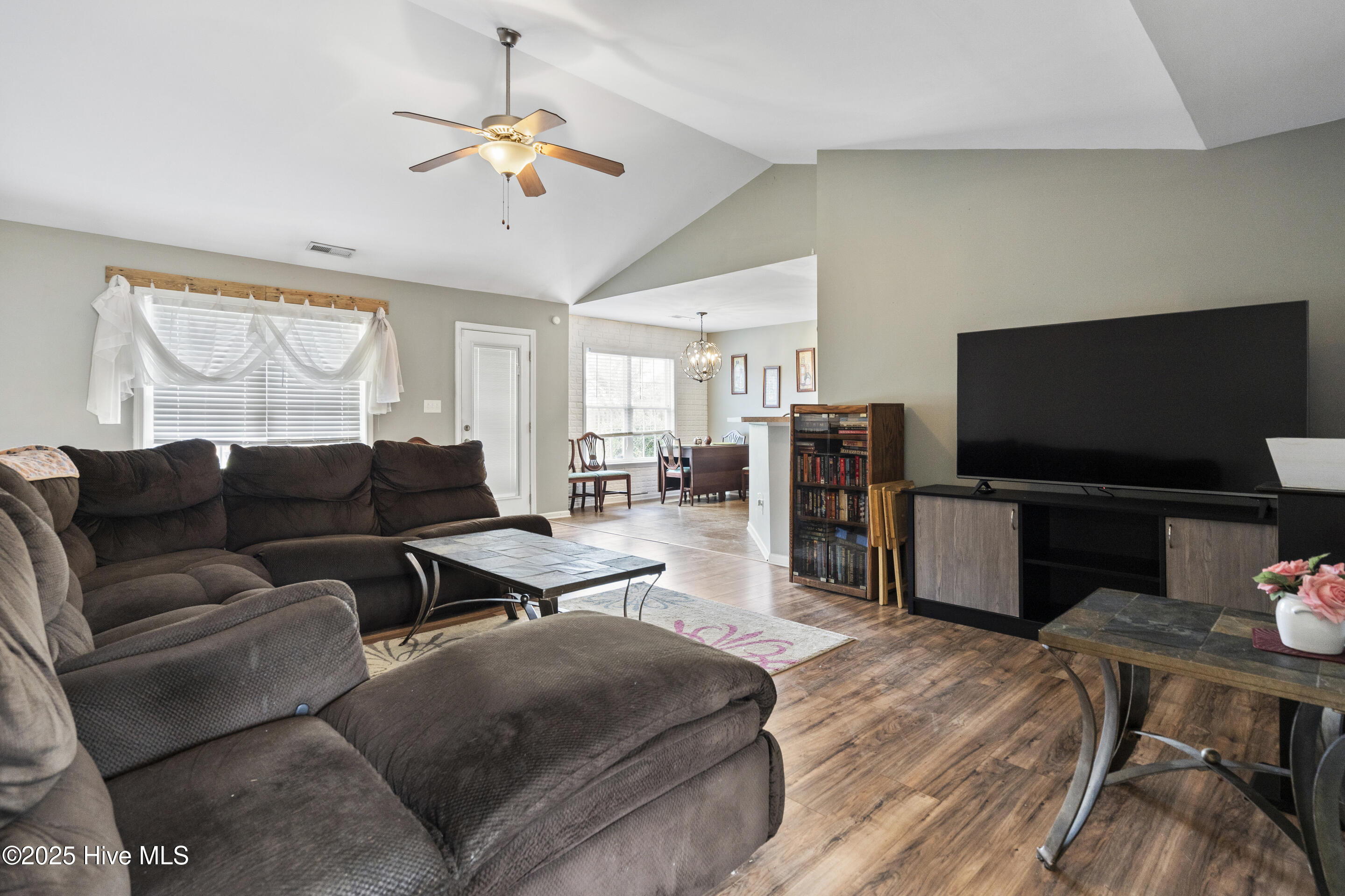 201 Cherry Blossom Drive Richlands, NC 28574 - Photo 11 of 47 mls-DSC01011