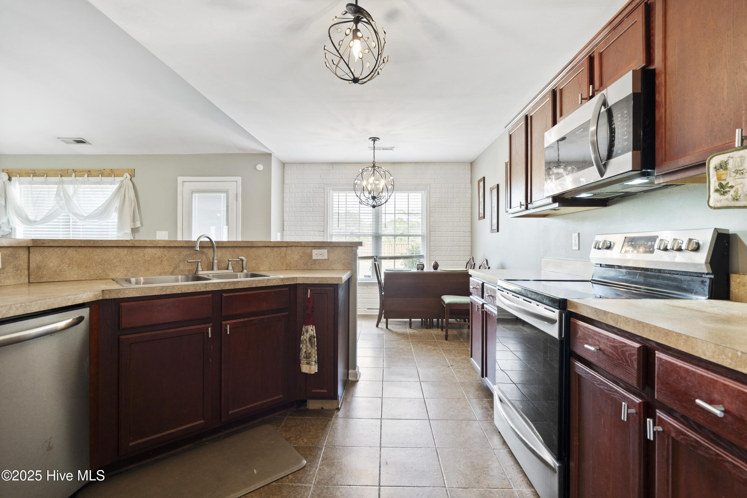 201 Cherry Blossom Drive Richlands, NC 28574 - Photo 16 of 47 mls-DSC01086