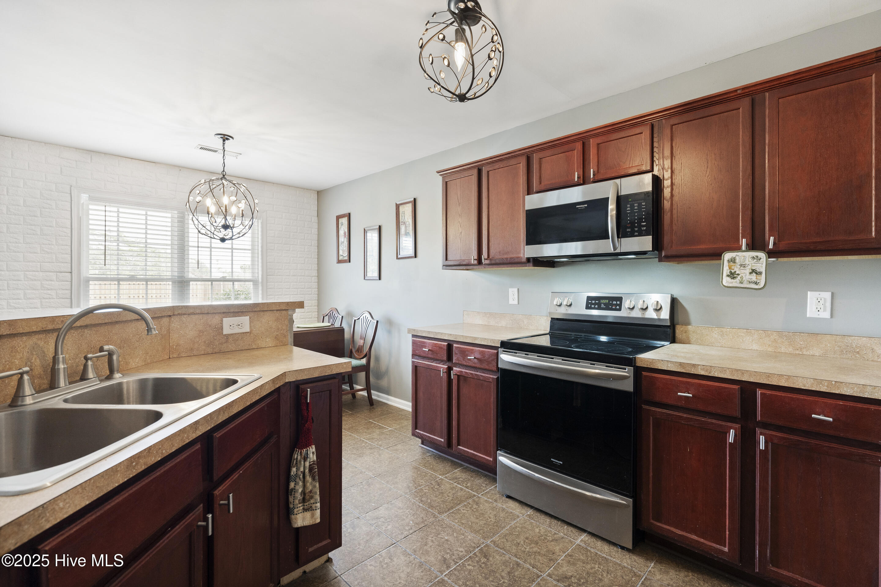 201 Cherry Blossom Drive Richlands, NC 28574 - Photo 17 of 47 mls-DSC01091