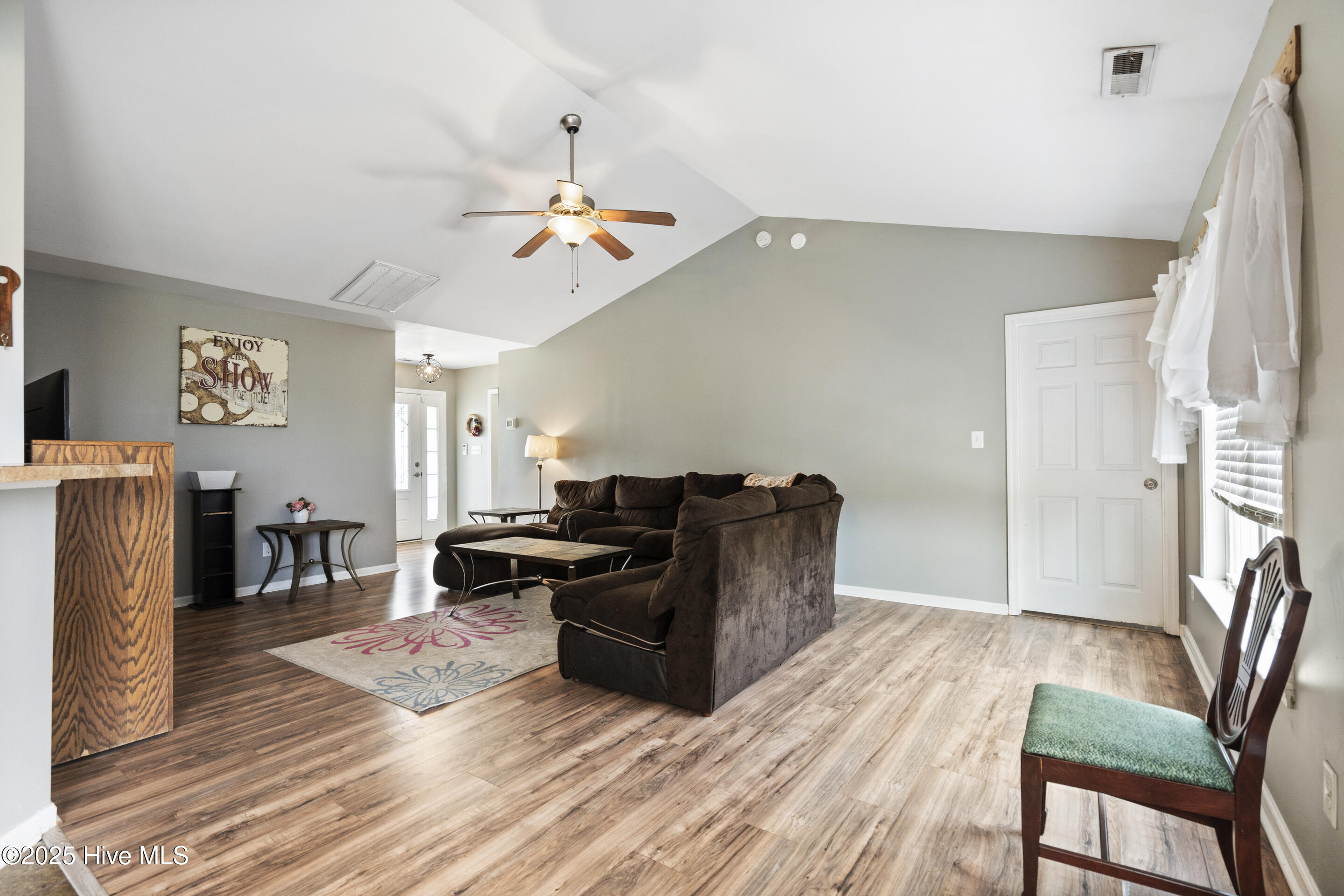 201 Cherry Blossom Drive Richlands, NC 28574 - Photo 8 of 47 mls-DSC01031