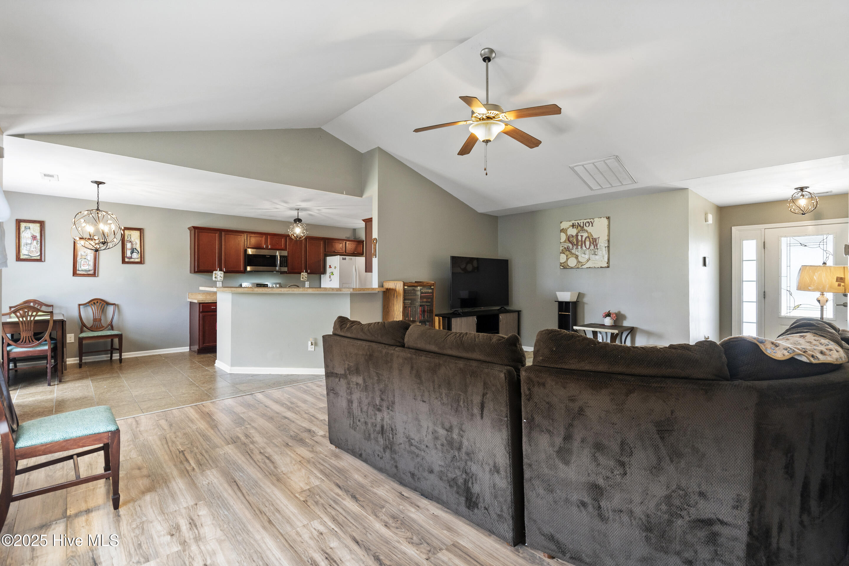 201 Cherry Blossom Drive Richlands, NC 28574 - Photo 9 of 47 mls-DSC01036