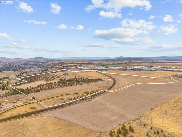 $3,500,000 | 1201 Highway 26, Madras, OR 97741