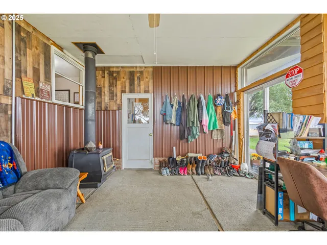 $3,500,000 | 1201 Highway 26, Madras, OR 97741