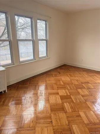 a view of empty room with window