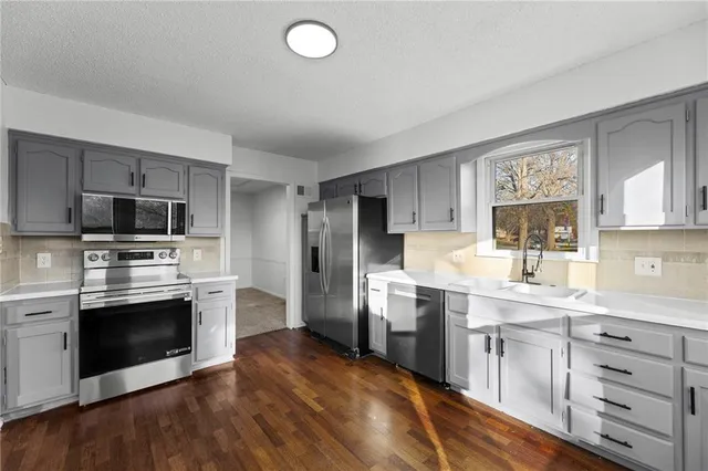 $299,975 | 4921 South Peck Avenue, Independence, MO 64055