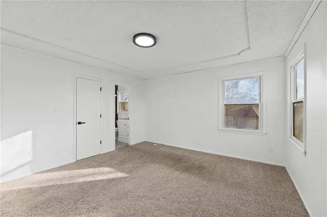 $299,975 | 4921 South Peck Avenue, Independence, MO 64055