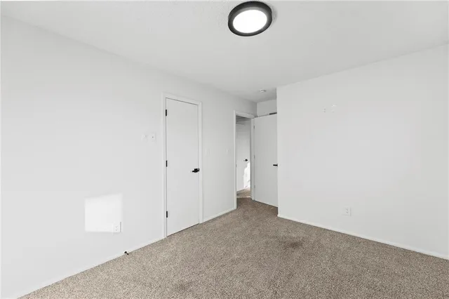 $299,975 | 4921 South Peck Avenue, Independence, MO 64055