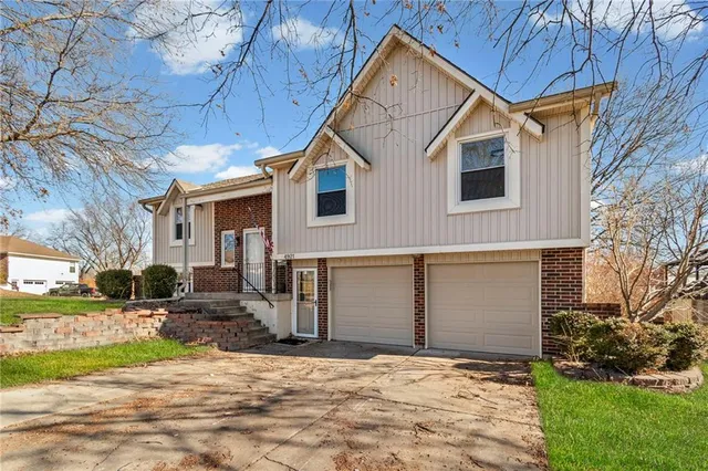 $299,975 | 4921 South Peck Avenue, Independence, MO 64055