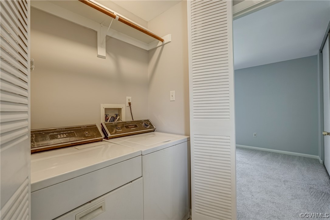 11805 South Briar Patch Drive Midlothian, VA 23113 - Photo 22 of 35 a utility room with dryer and washer