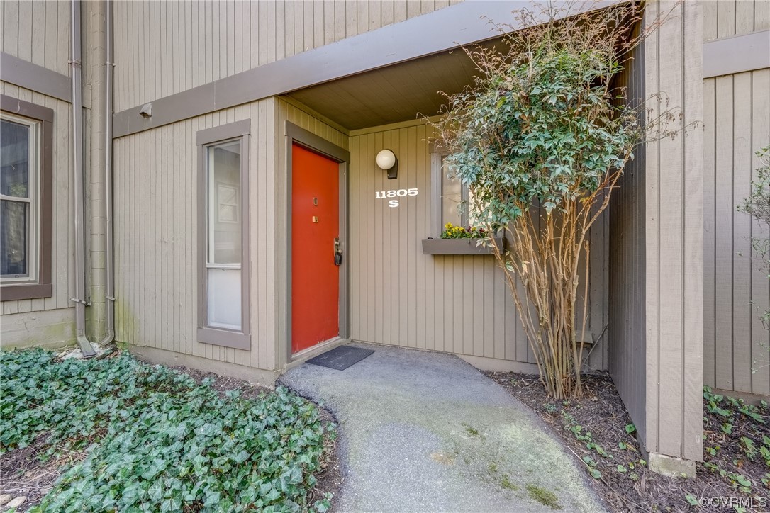 11805 South Briar Patch Drive Midlothian, VA 23113 - Photo 4 of 35 a view of a house with a tree
