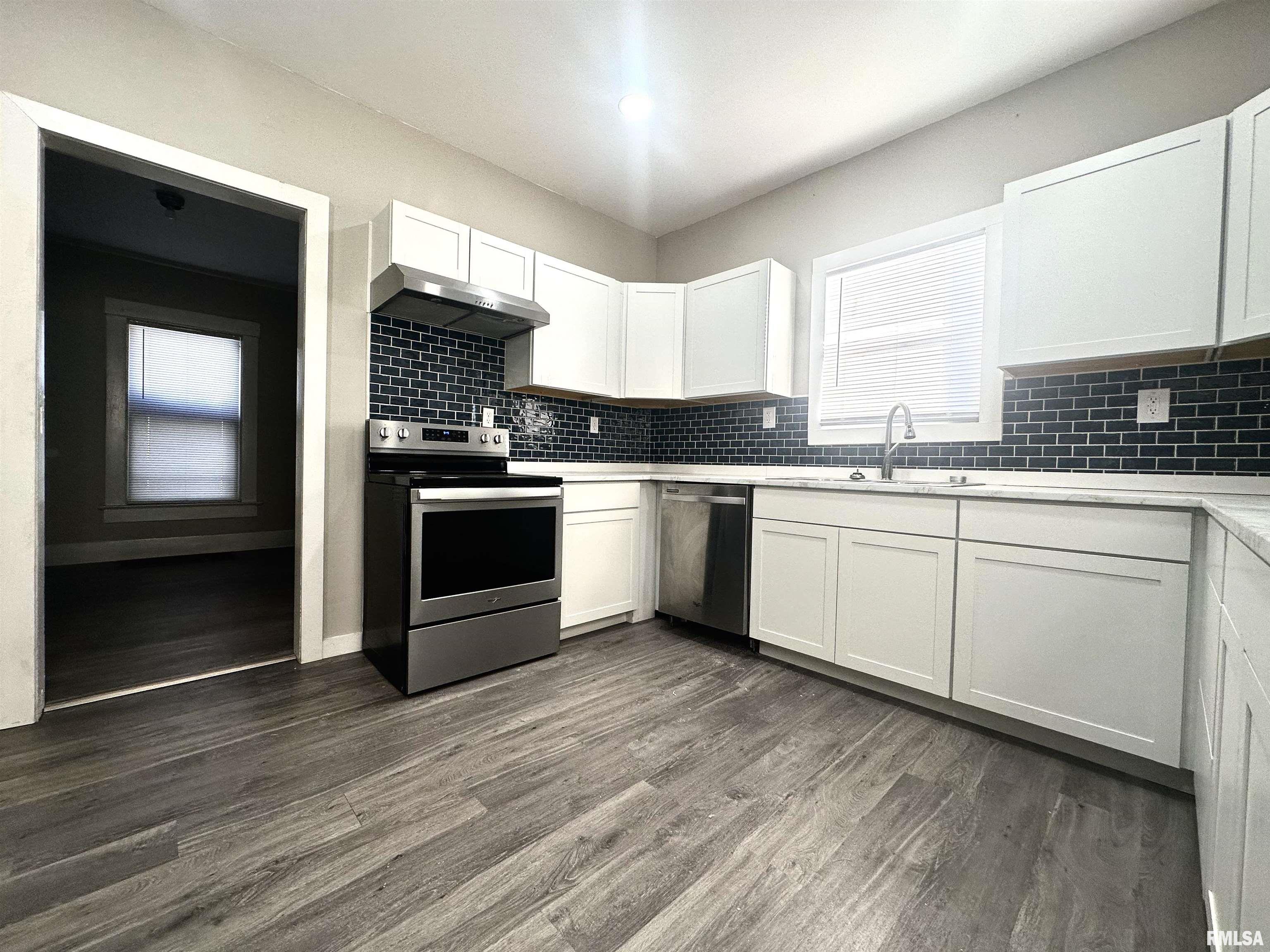 204 North MacArthur Boulevard Springfield, IL 62702 - Photo 5 of 14 Gallery Image 5