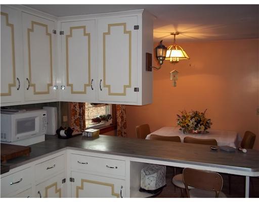 71 Old Post Road Kittery, ME 03904 - Photo 4 of 15 Kitchen.