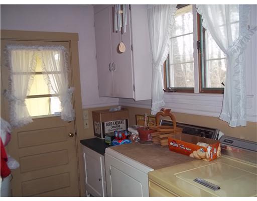 71 Old Post Road Kittery, ME 03904 - Photo 5 of 15 Kitchen.