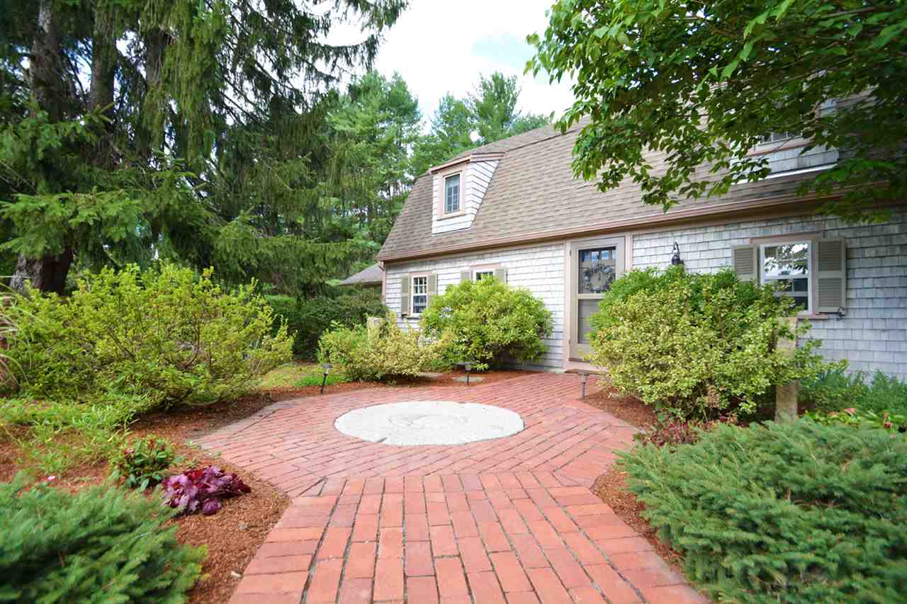 28 Newmarket Road Durham, NH 03824 - Photo 3 of 40