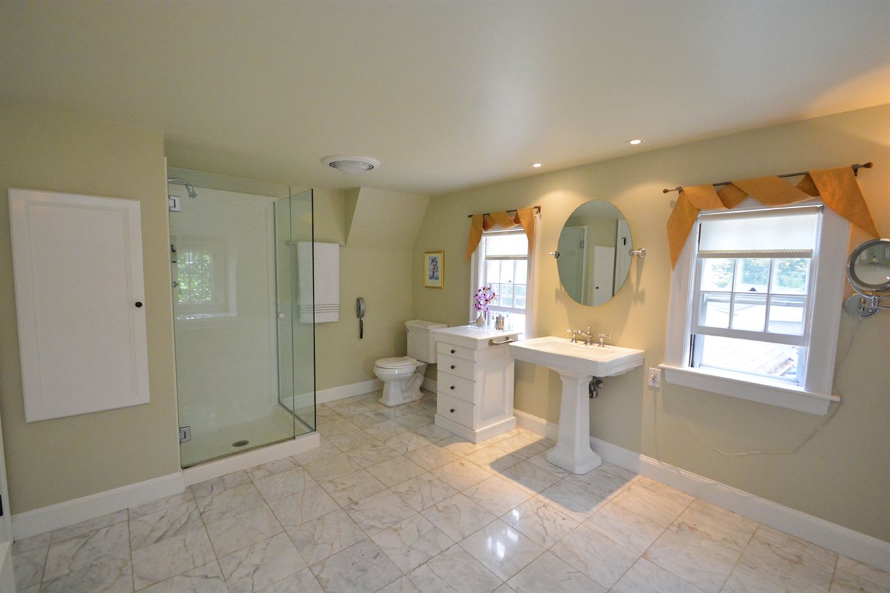 28 Newmarket Road Durham, NH 03824 - Photo 23 of 40