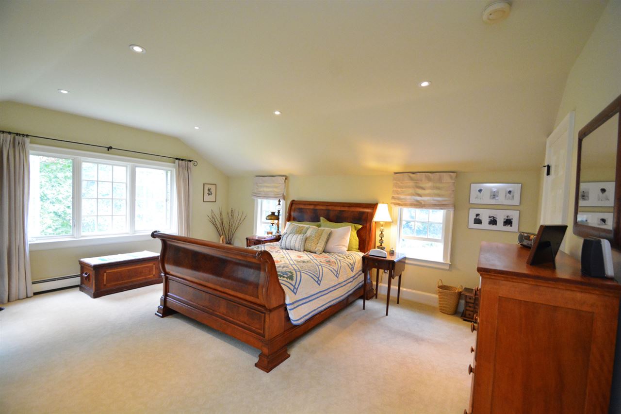 28 Newmarket Road Durham, NH 03824 - Photo 26 of 40