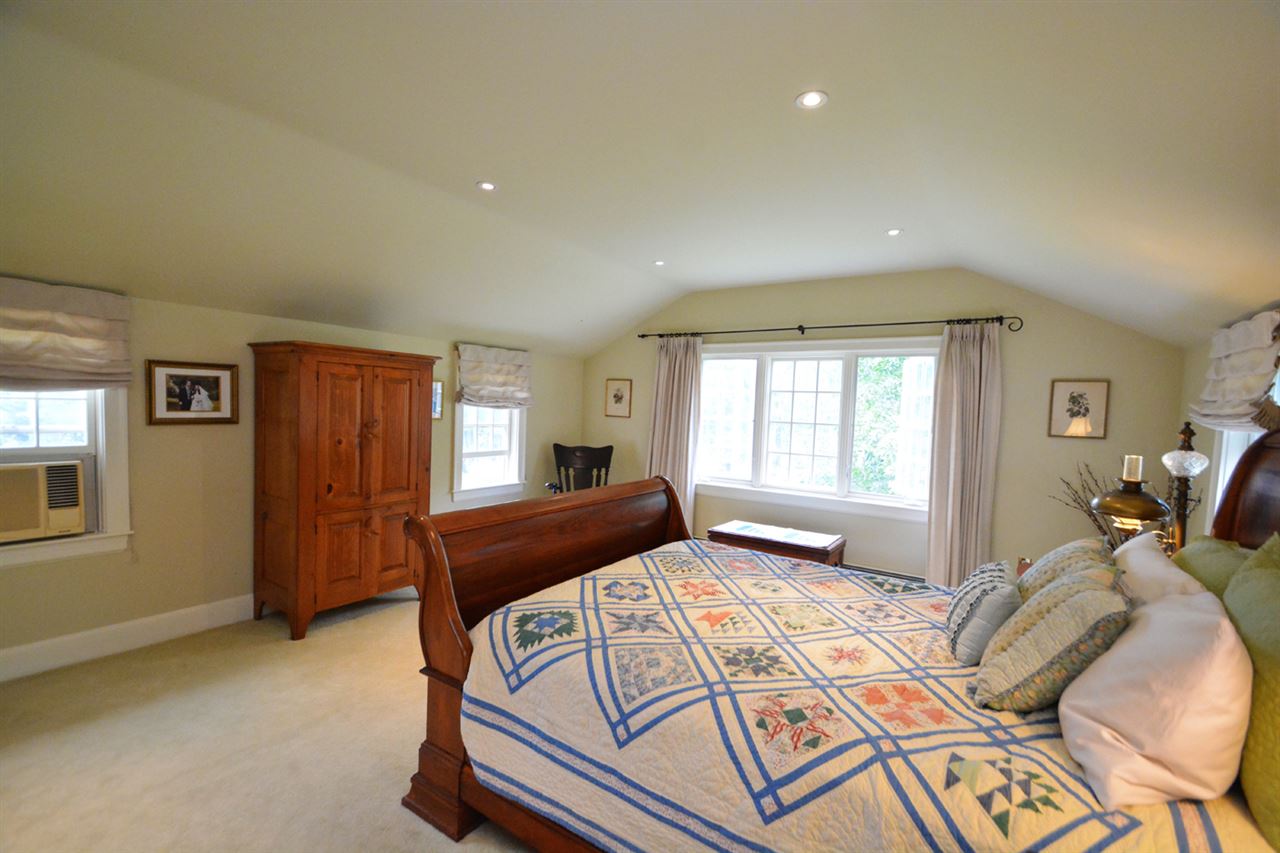 28 Newmarket Road Durham, NH 03824 - Photo 27 of 40