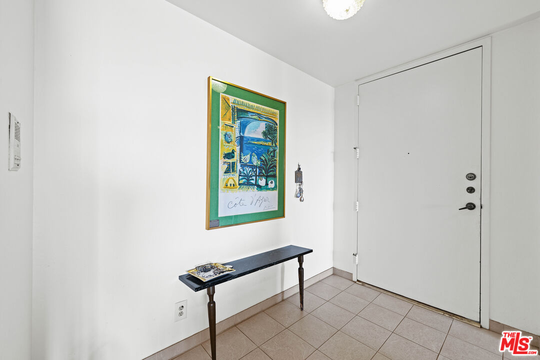 100 South Doheny Drive, Unit 512 Los Angeles, CA 90048 - Photo 17 of 37 a view of an empty room with a window