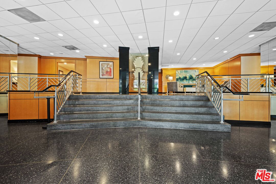 100 South Doheny Drive, Unit 512 Los Angeles, CA 90048 - Photo 34 of 37