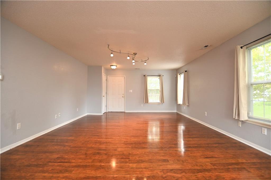 10858 Ravelle Road Indianapolis, IN 46234 - Photo 5 of 31 Gallery Image 5