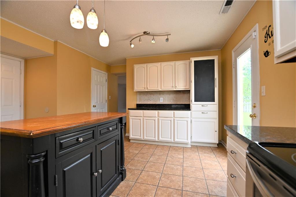 10858 Ravelle Road Indianapolis, IN 46234 - Photo 10 of 31 Gallery Image 10