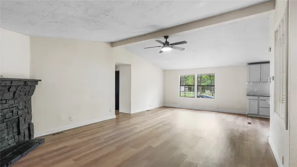 $1,700 | 2359 Virginia Avenue, Montgomery, TX 77316