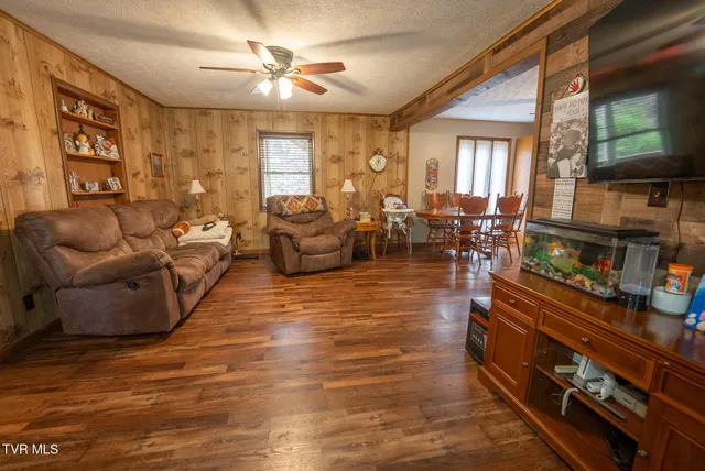 $615,000 | 8651 Tazewell Highway, Sneedville, TN 37869