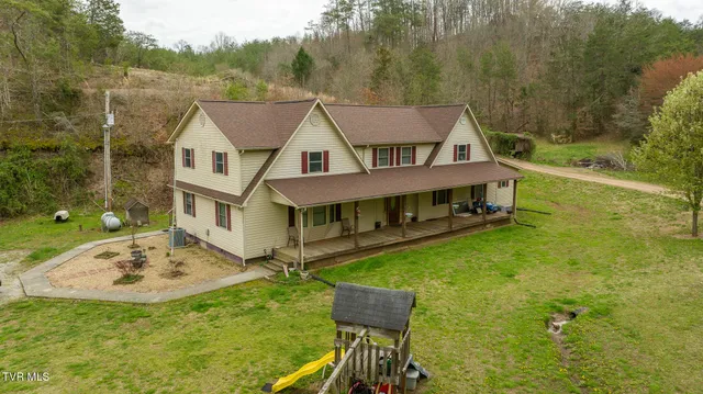 $615,000 | 8651 Tazewell Highway, Sneedville, TN 37869