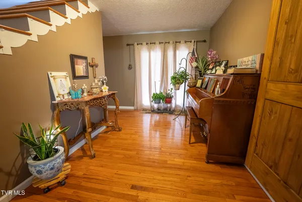 $575,000 | 8651 Tazewell Highway, Sneedville, TN 37869
