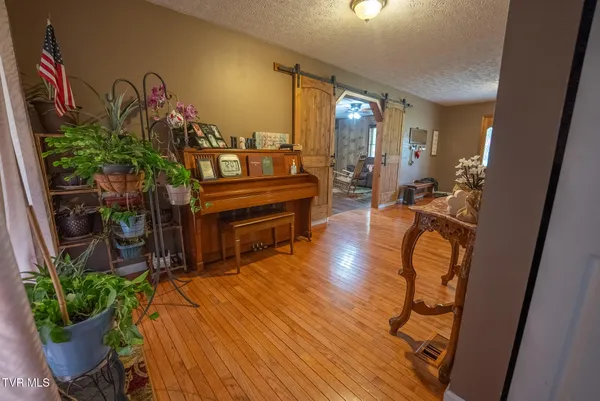 $575,000 | 8651 Tazewell Highway, Sneedville, TN 37869