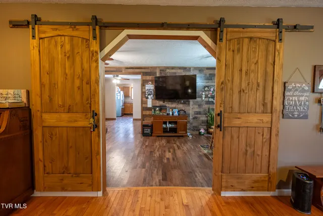 $615,000 | 8651 Tazewell Highway, Sneedville, TN 37869