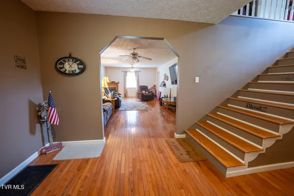 $575,000 | 8651 Tazewell Highway, Sneedville, TN 37869