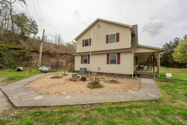 $615,000 | 8651 Tazewell Highway, Sneedville, TN 37869