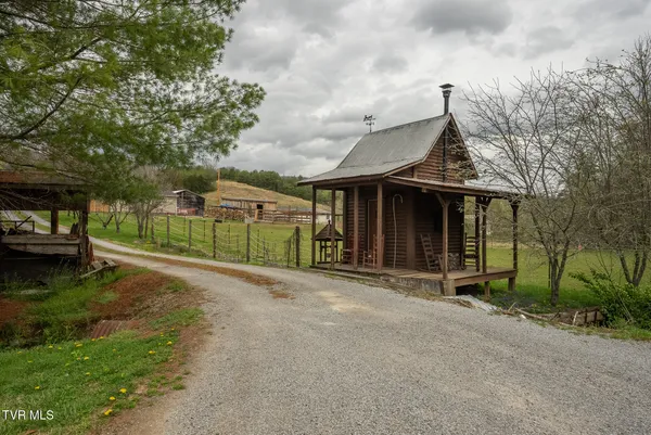 $575,000 | 8651 Tazewell Highway, Sneedville, TN 37869