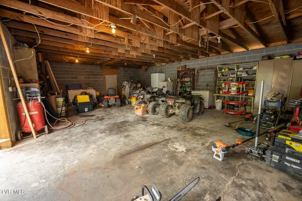 $575,000 | 8651 Tazewell Highway, Sneedville, TN 37869