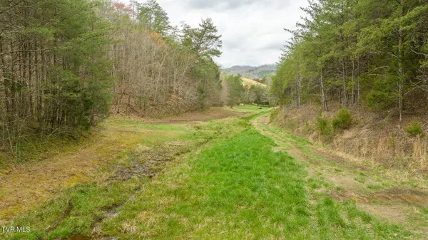 $575,000 | 8651 Tazewell Highway, Sneedville, TN 37869