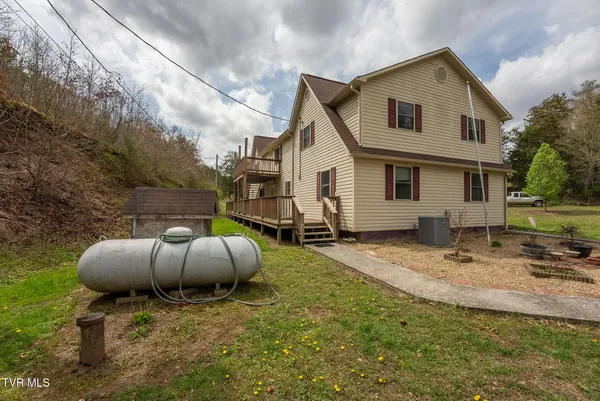 $575,000 | 8651 Tazewell Highway, Sneedville, TN 37869