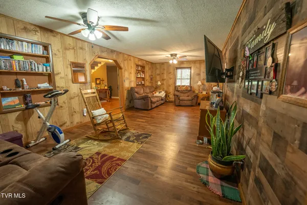 $575,000 | 8651 Tazewell Highway, Sneedville, TN 37869