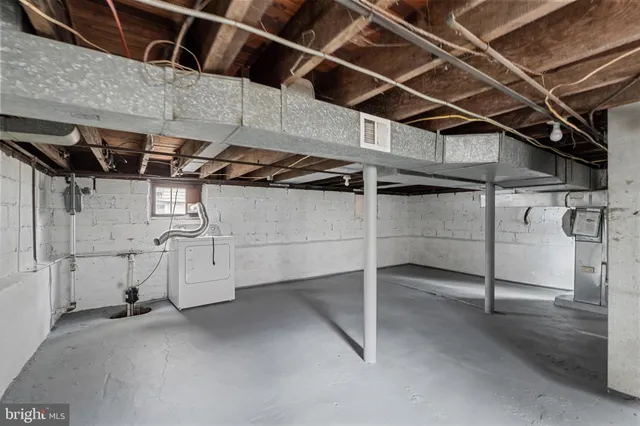 a view of a garage room