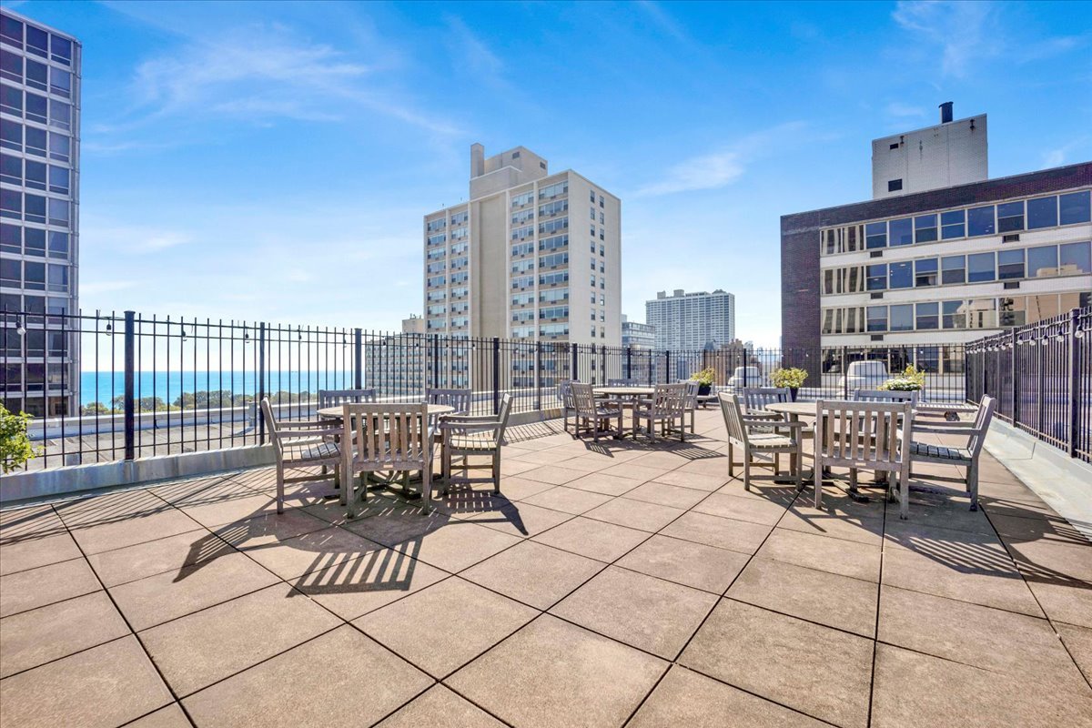 3033 North Sheridan Road, Unit 1610 Chicago, IL 60657 - Photo 14 of 21