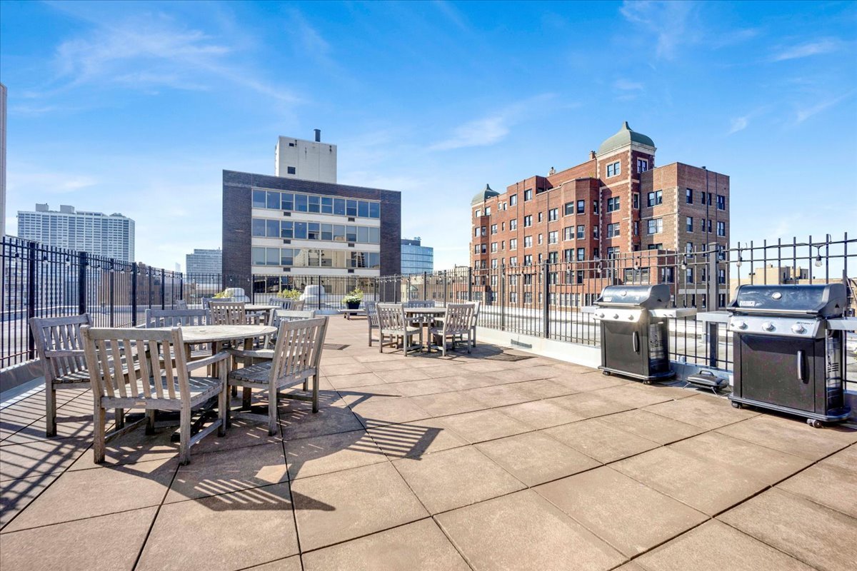 3033 North Sheridan Road, Unit 1610 Chicago, IL 60657 - Photo 17 of 21