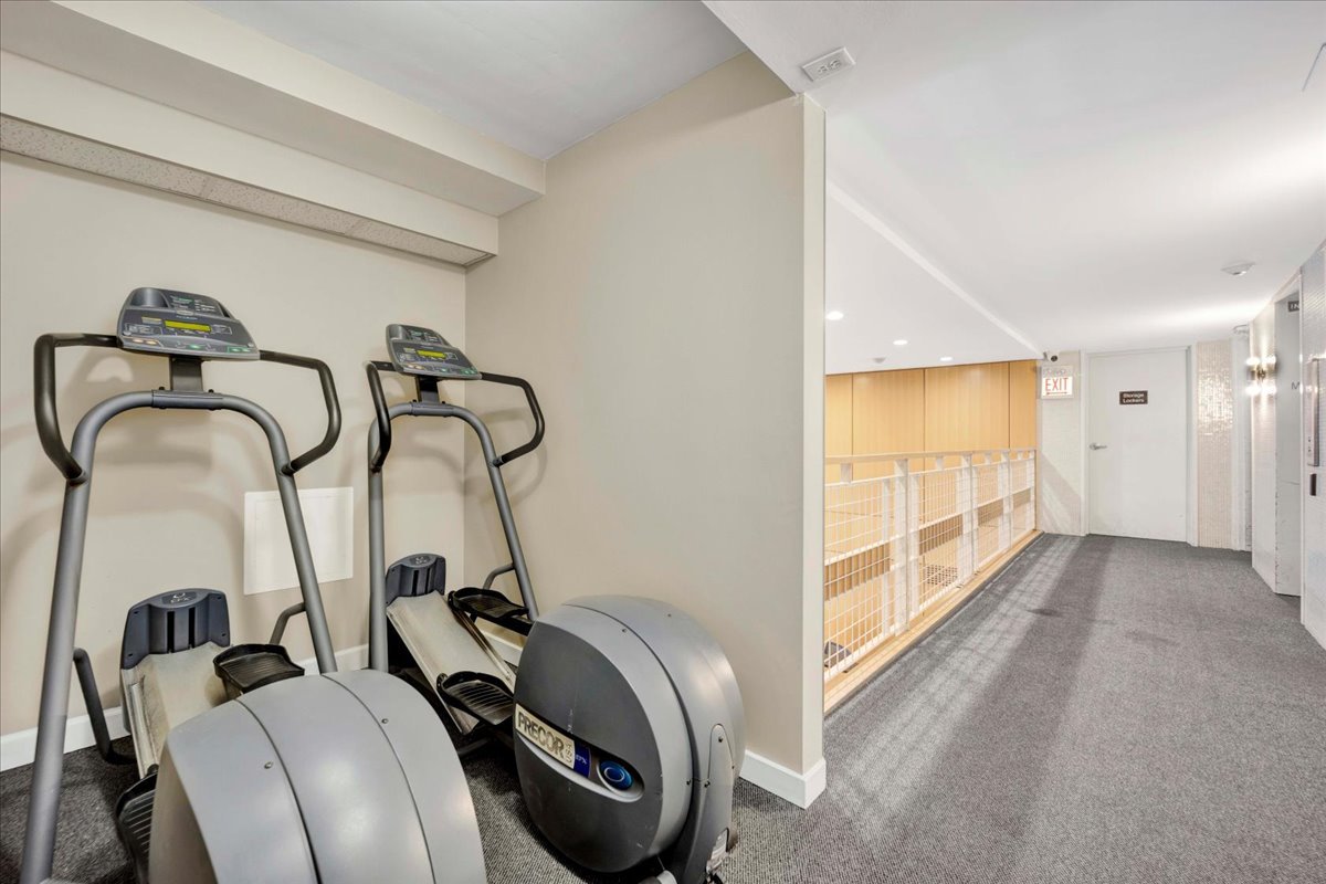 3033 North Sheridan Road, Unit 1610 Chicago, IL 60657 - Photo 19 of 21