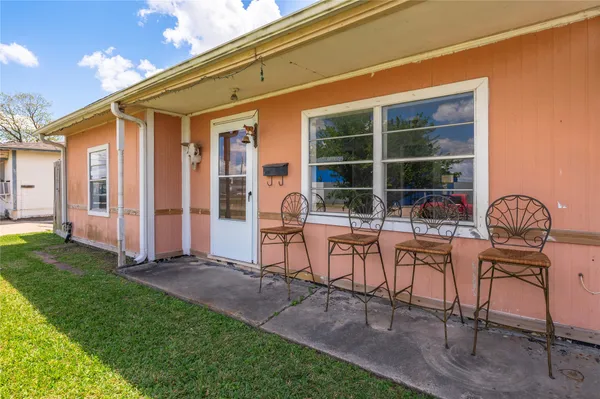 $149,999 | 718 Belmont Street, Pasadena, TX 77506