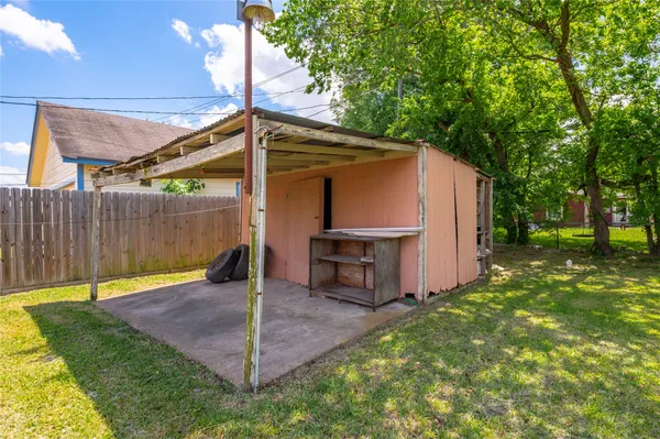 $149,999 | 718 Belmont Street, Pasadena, TX 77506