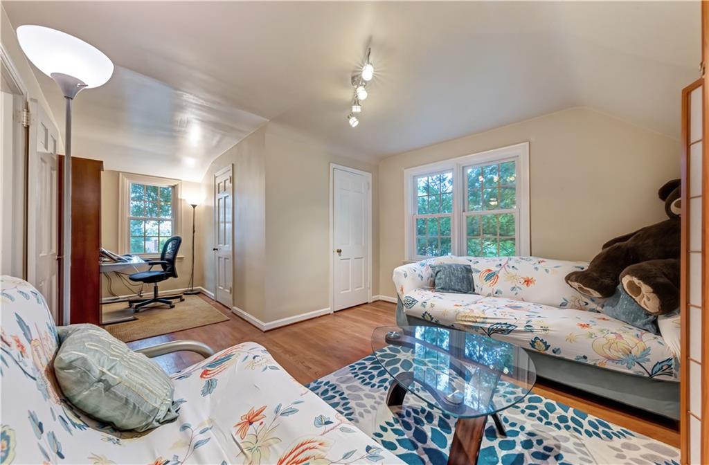 335 McCully Street Pittsburgh, PA 15216 - Photo 16 of 25 Gallery Image 16