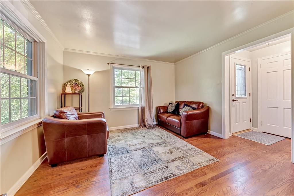 335 McCully Street Pittsburgh, PA 15216 - Photo 5 of 25 Gallery Image 5