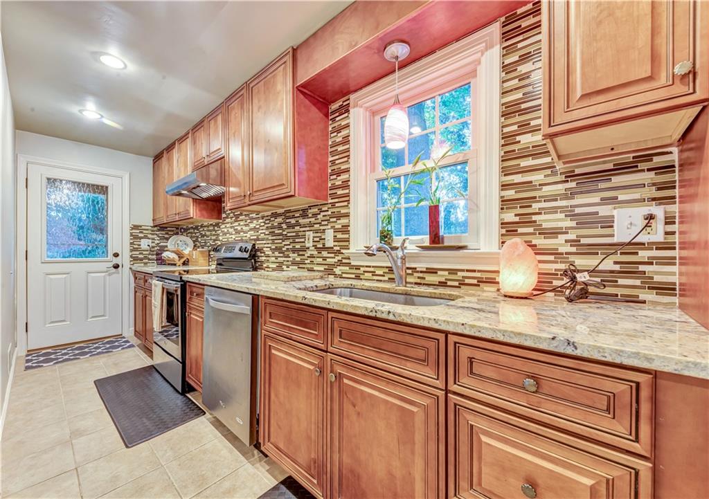 335 McCully Street Pittsburgh, PA 15216 - Photo 6 of 25 Gallery Image 6