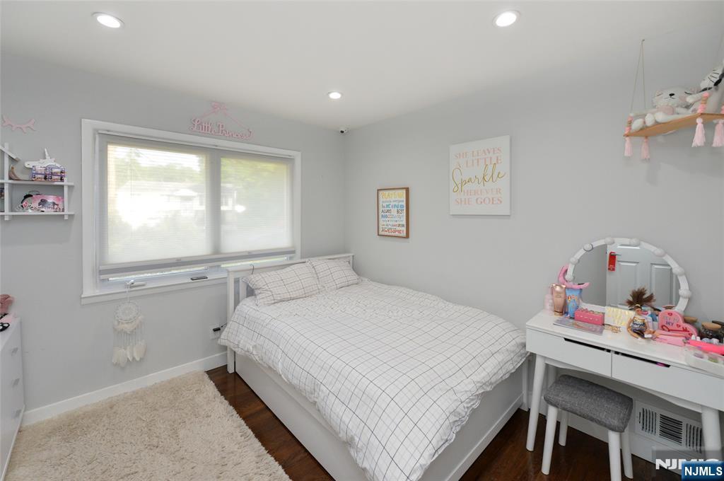 154 Middlesex Avenue Paramus, NJ 07652 - Photo 25 of 32